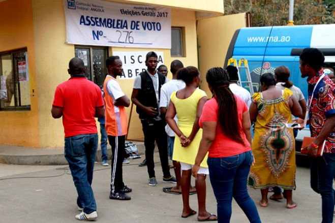 Eleições: CNE pede participação massiva e recomenda aos eleitores que saiam das assembleias