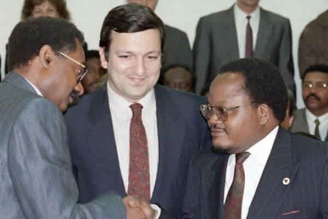 O Eng. Geremias Chitunda não morreu em combate."