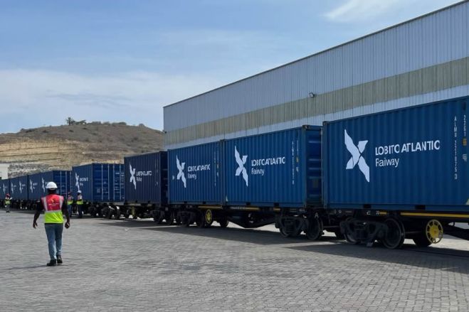 Biden testemunha chegada de comboio ao Porto do Lobito com cobre destinado aos EUA