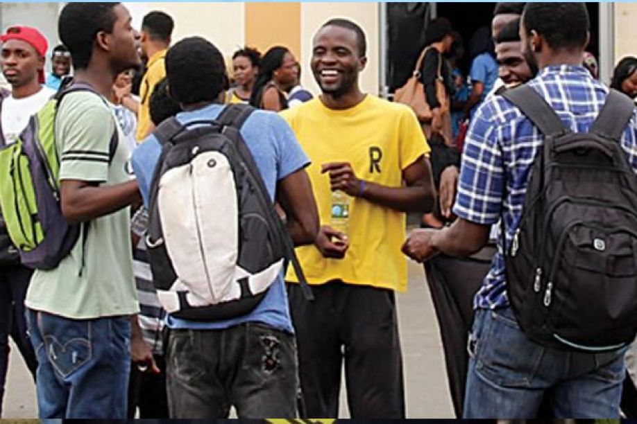 Angola corta bolsas de estudo no exterior por falta de dinheiro