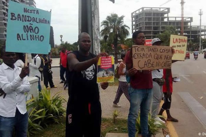Ativistas manifestaram-se em Luanda exigindo combate à corrupção sério e justo.