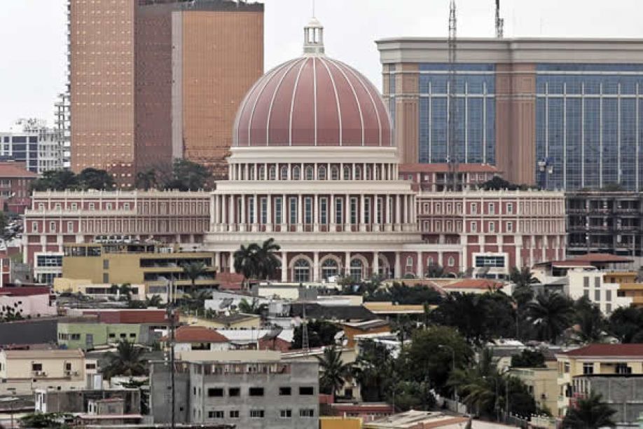 Consensos sobre autarquias e divisão administrativa em Angola devem esvaziar pressão na rua – analista