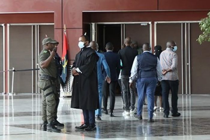 Defesa do caso Lussati acusa tribunal de “coação passiva” contra arguidos e mandatários