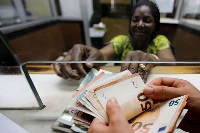 Transferir até 500 euros pela banca é quase tão caro como ir às kinguilas