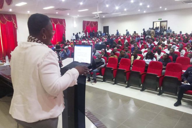Deputados do MPLA colhem sugestões de cidadãos de Icolo e Bengo sobre a divisão de Luanda