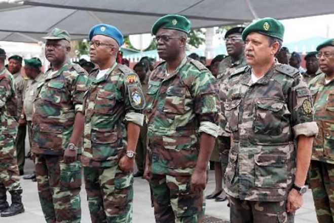 Militares das Forças Armadas Angolanas com nova tabela salarial