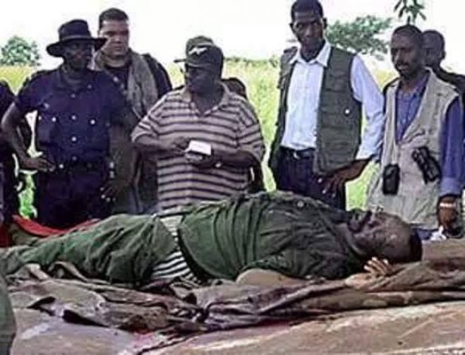Restos mortais de Jonas Savimbi só serão exumados em 2019