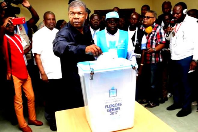 Nova lei de eleições sinaliza derrota da oposição angolana - Analistas