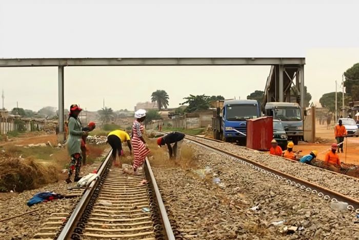 Estrangeiros e crianças lideram vandalização de bens públicos em Angola – autoridades