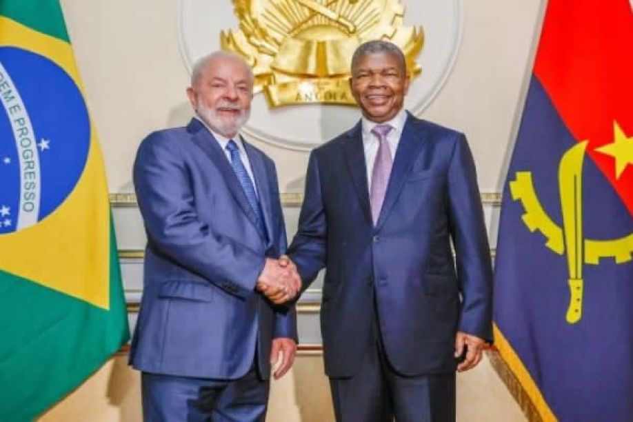 “Piada” do Presidente do Brasil foi “crítica implícita” aos jornalistas angolanos