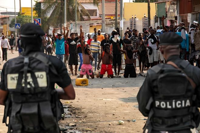 Polícia angolana investiga mortes após protestos e pilhagens