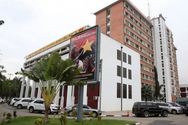 MPLA parou para pensar e fez bem " homenagear uma das suas vítimas "