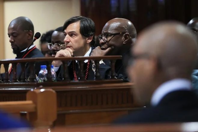 Processo contra generais Kopelipa e Dino  partiu de "equívoco" - defesa