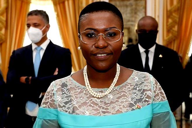 João Lourenço nomeia Dalva Ringote nova embaixadora na China