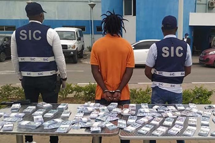 SIC detém cidadão em Luanda com mais de 900 mil dólares falsos