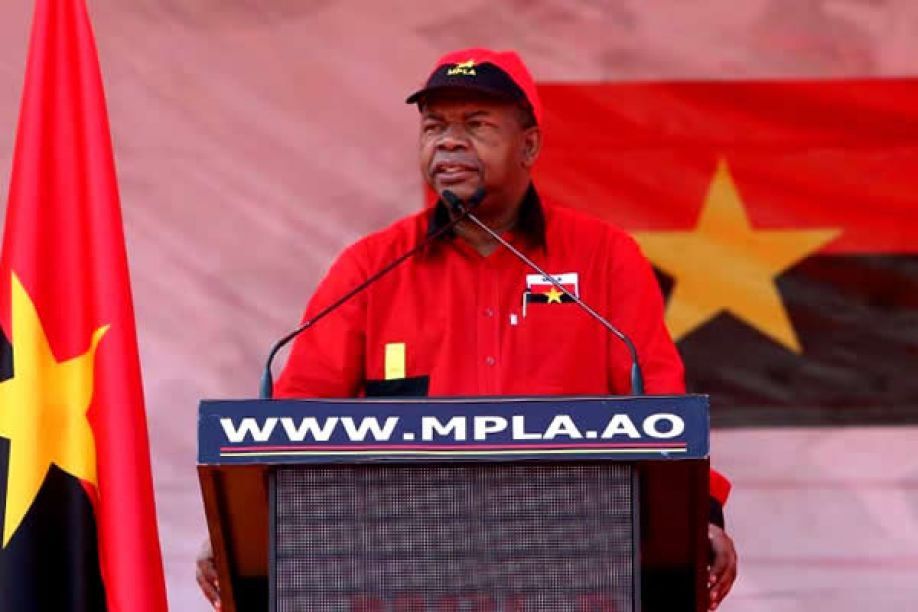 João Lourenço destaca &quot;progressos&quot; de Angola em cinquenta anos de independência