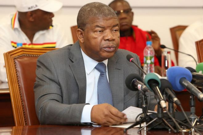 João Lourenço aprovado por aclamação como candidato a presidente do MPLA