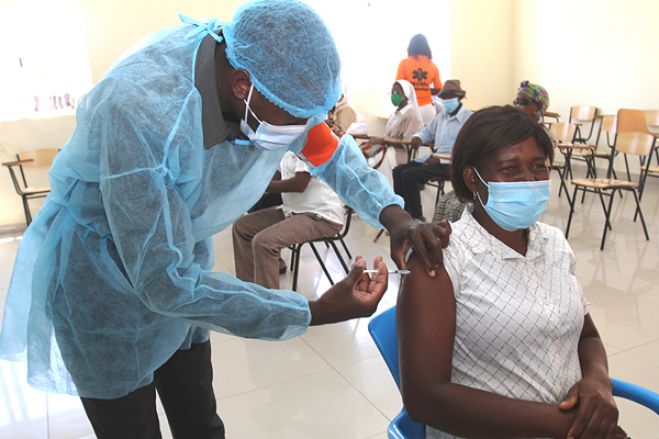 Covid-19: Ministra da Saúde preocupada com taxa de infeção em Luanda