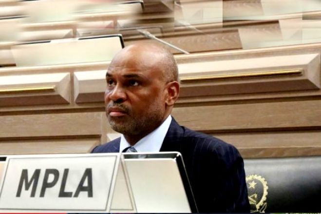 Grupo parlamentar do MPLA declara que não haverá destituição de João Lourenço