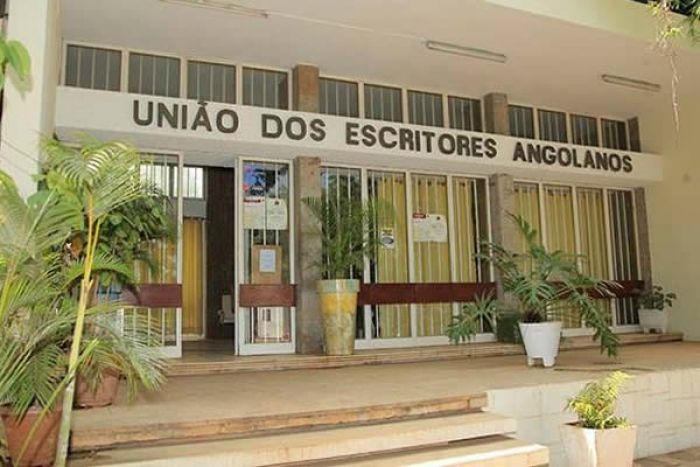 Funcionários da União dos Escritores Angolanos sem salários há quase dois anos