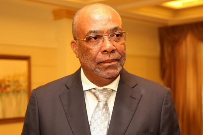 Exoneração de governador de província do Cuanza Sul festejada com passeata automóvel