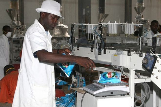 Governo angolano apela ao investimento e ao consumo da produção nacional
