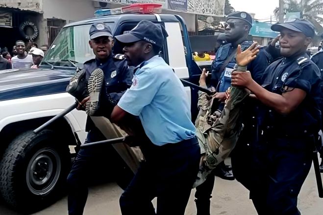 Polícia angolana reprime manifestação a favor de &quot;presos políticos&quot; em Luanda