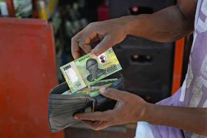 Novo salário mínimo de 50 mil Kz não garante 2 USD por dia