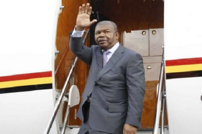 João Lourenço segue ao Congo para consultas sobre Gabão