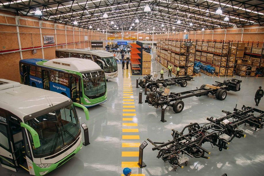 Angola quer construir fábrica de autocarros para diminuir importações e exportar