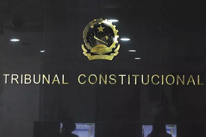 Advogados angolanos recorrem ao Constitucional para travar lei que &quot;compromete&quot; direitos