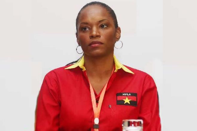 Tchizé dos Santos acusa general Miala e João Lourenço de perseguição