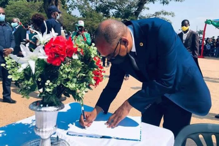 Presidente da UNITA rende homenagem aos militantes falecidos de acidente em Benguela