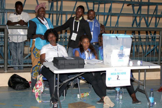 Angola deverá contar com mais de 100 mil agentes eleitorais nas mesas de voto