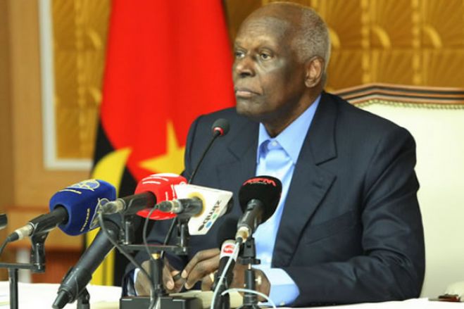 Eduardo dos Santos diz ter deixado Orçamento pronto, mas João Lourenço quis o seu