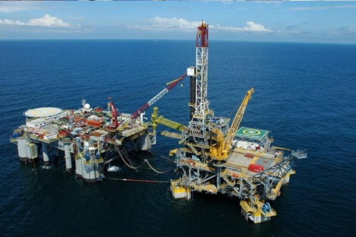 Produção de petróleo em Angola vai cair 6% até 2025 - Consultora Fitch