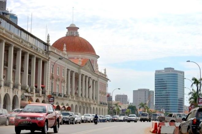 Angola "tem sorte" por não ter reembolsos de dívida este ano - Chatham House