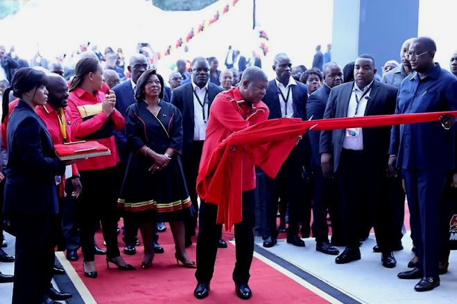 Presidente do MPLA inaugura nova sede do partido