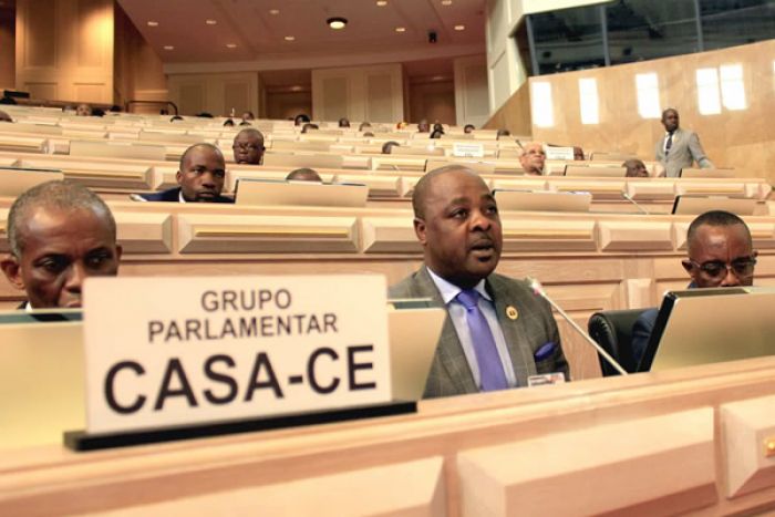 Grupo parlamentar da CASA-CE propõe alteração da atual lei angolana de direito à manifestação