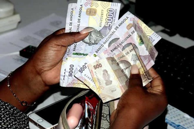 Central sindical insta trabalhadores a fiscalizarem cumprimento do salário mínimo em Angola