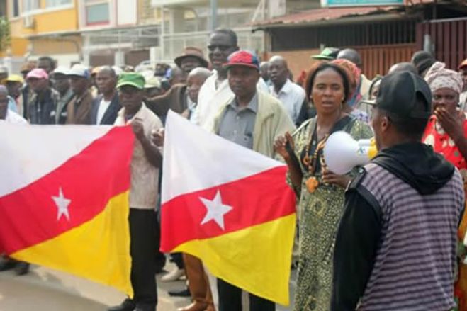 Antigos Combatentes do ELNA Contestam Liderança de Nimi a Simbi na FNLA