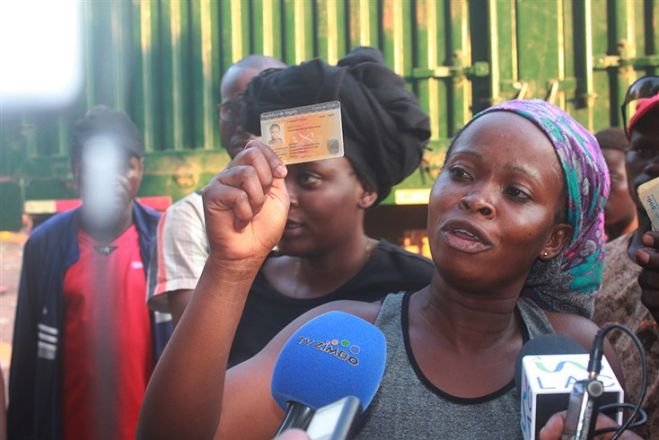 Associação cívica pede explicações ao MAT e à CNE sobre cartões de eleitor apresentados por congoleses expulso