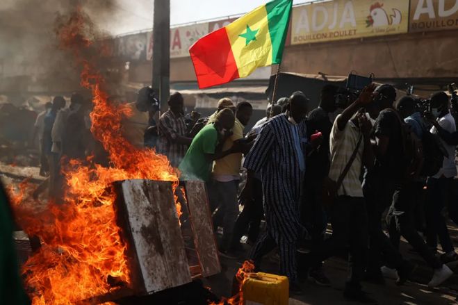 Adiamento das presidenciais "mancha longa tradição democrática do Senegal" - UE