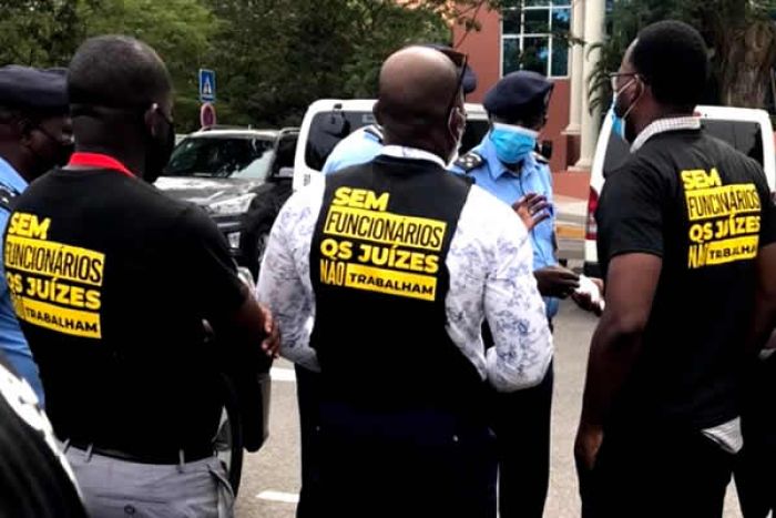 Técnicos de justiça de Angola anunciam greve geral a partir de segunda-feira