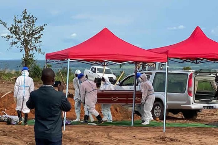 Covid-19: Médico angolano diz que recorde de mortes deve ser esclarecido para evitar pânico