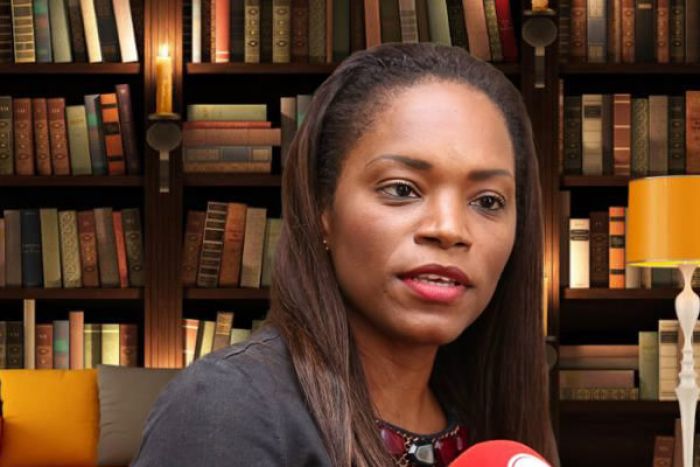 Tchizé dos Santos: sobre a crise política de Angola