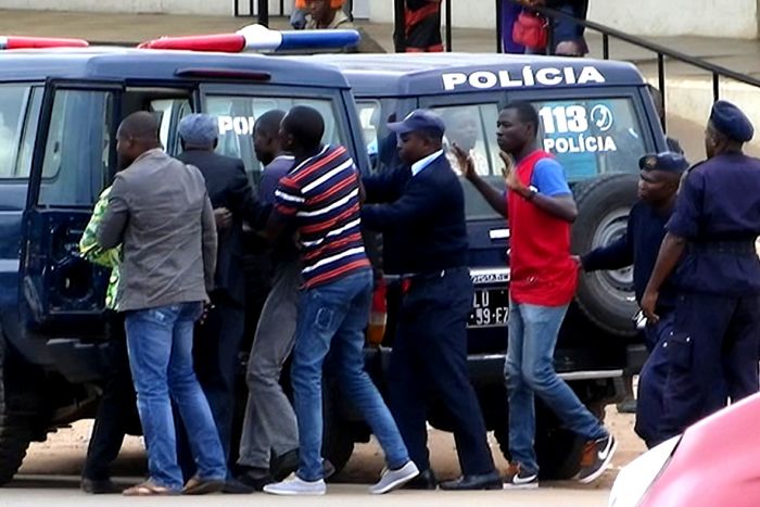 Ativistas e advogados detidos na véspera de protesto contra o MPLA