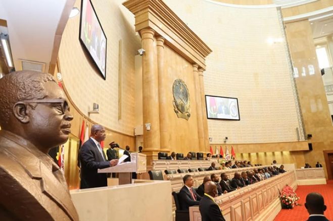Parlamento angolano recomenda ao executivo que “melhore” instrumentos de avaliação das contas públicas