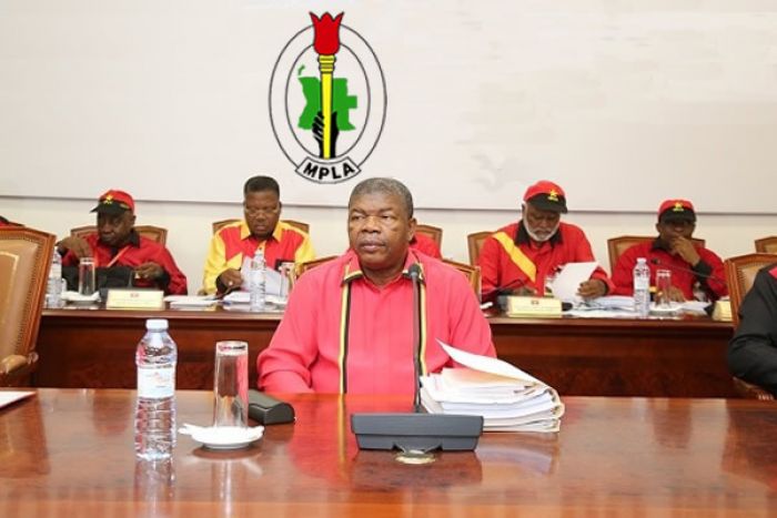 MPLA alarga Comité Central de 497 para 693 membros