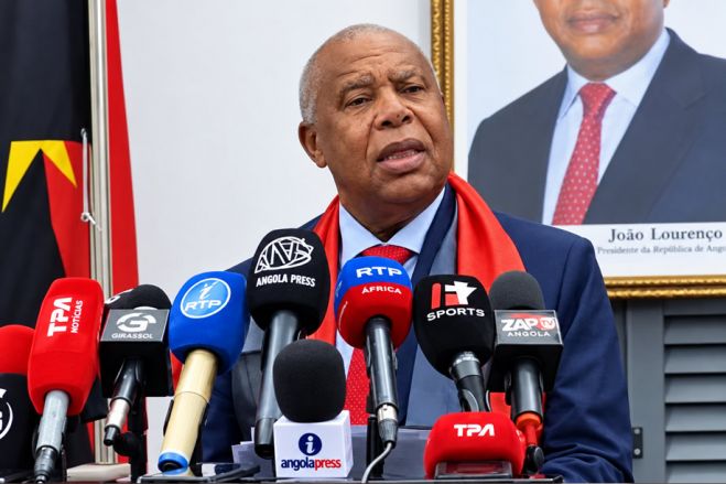 Higino Carneiro mantém candidatura ao MPLA e insiste na resolução interna do impasse